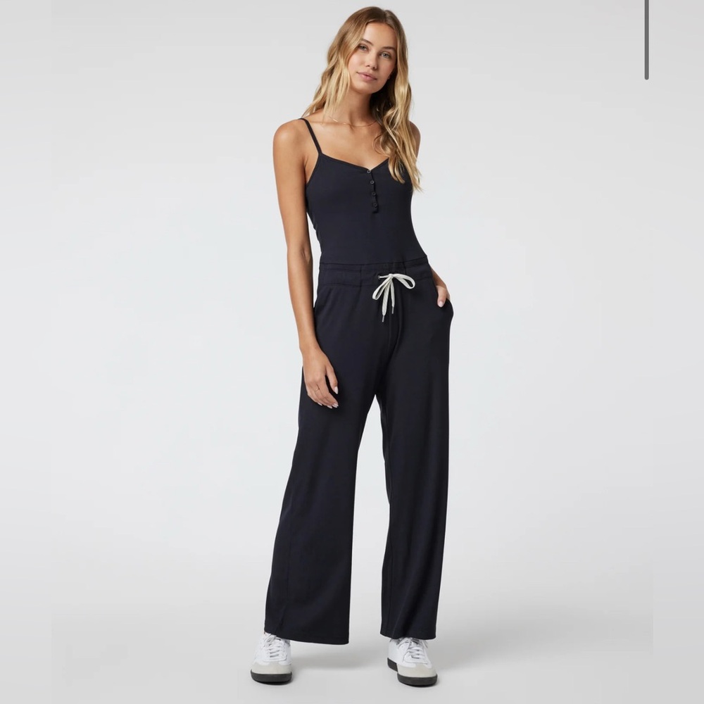VUORI Pose Henley Jumpsuit - Picture 2 of 4